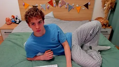 Fandi_777 — Stripchat recorded stream image, 13.03.2026 05:10