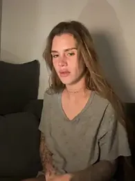 EmiliaCatalina — Stripchat recorded stream image, 14.03.2026 23:40
