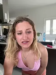 MileySummer — Stripchat recorded stream image, 18.03.2026 09:10