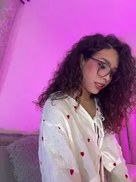 Samantha_Bernardo — Stripchat recorded stream image, 19.03.2026 04:00