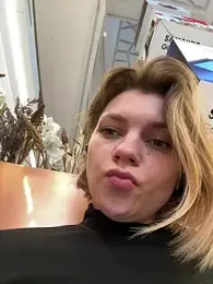 ValenciaShock — Stripchat recorded stream image, 19.03.2026 06:40