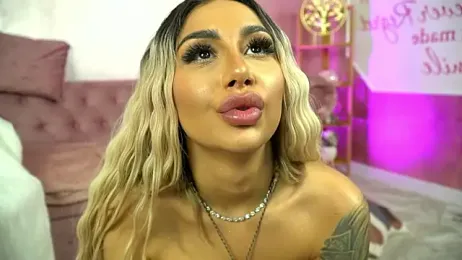 GoldenAmber — Stripchat recorded stream image, 19.03.2026 05:40