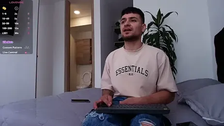 Two_sinzXX — Stripchat recorded stream image, 19.03.2026 16:20