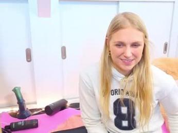 siswet19 — Chaturbate recorded stream screenshot (21 Mar 2026)