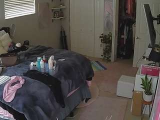 voyeurcam-house-charleys-room — Camsoda recorded stream image, 18.03.2026 13:30