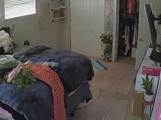 voyeurcam-house-charleys-room — Camsoda recorded stream image, 18.03.2026 13:30