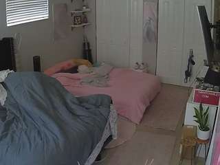 voyeurcam-house-charleys-room — Camsoda recorded stream image, 18.03.2026 13:30