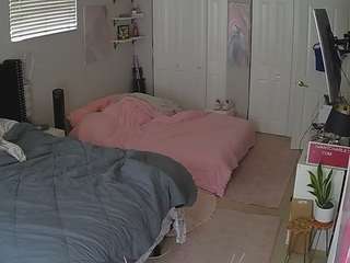 voyeurcam-house-charleys-room — Camsoda recorded stream image, 18.03.2026 13:30