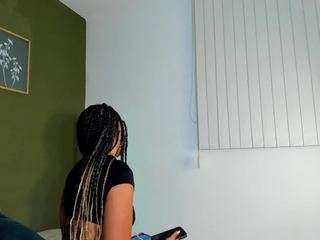 karlyee — Camsoda recorded stream image, 24.03.2026 23:00