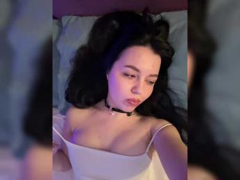 Businka13 — Bongacams recorded stream image, 26.03.2026 18:10
