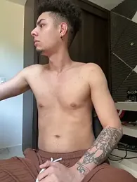 bigryann23 — Stripchat recorded stream screenshot (01 Apr 2026)