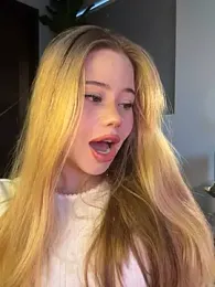 curchez_ — Stripchat recorded stream screenshot (02 Apr 2026)