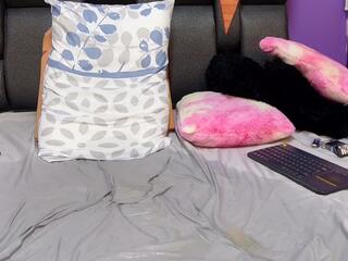 Penelope Cooper — Flirt4free recorded stream screenshot (03 Apr 2026)