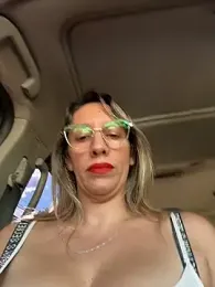 Gatitacarlita — Stripchat recorded stream screenshot (04 Apr 2026)