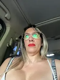 Gatitacarlita — Stripchat recorded stream screenshot (04 Apr 2026)