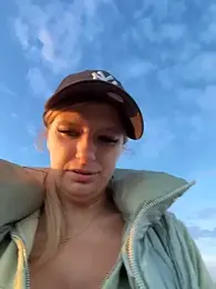 Betsy — Stripchat recorded stream image, 05.04.2026 13:10
