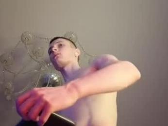 viksons — Chaturbate recorded stream screenshot (05 Apr 2026)