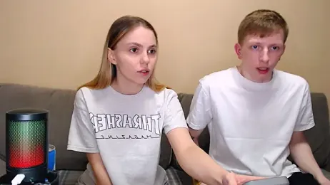 juliaanddima — Stripchat recorded stream screenshot (05 Apr 2026)