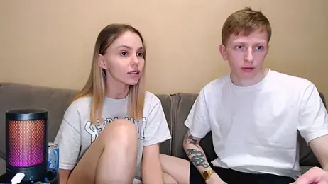 juliaanddima — Stripchat recorded stream screenshot (05 Apr 2026)