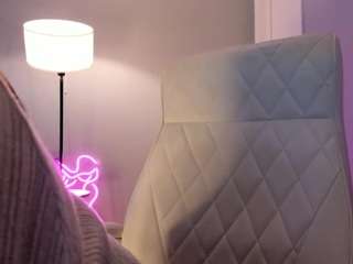 akura011 — Camsoda recorded stream screenshot (06 Apr 2026)