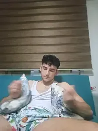 Yasinyasin7 — Stripchat recorded stream image, 08.04.2026 22:50