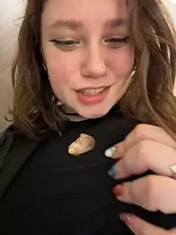 lucy-joy — Stripchat recorded stream image, 09.04.2026 13:00