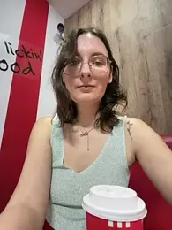 The_Snowwhitee — Stripchat recorded stream image, 10.04.2026 09:00