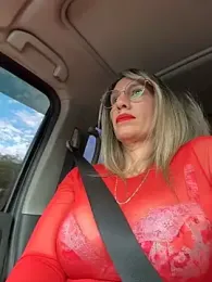 Gatitacarlita — Stripchat recorded stream screenshot (11 Apr 2026)