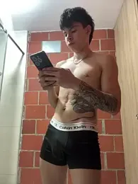 Handsome_boys69 — Stripchat recorded stream image, 12.04.2026 00:10