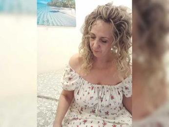 mery8poppins — Bongacams recorded stream screenshot (12 Apr 2026)