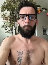 Michel_huge — Stripchat recorded stream image, 13.04.2026 04:30