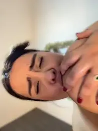 valeria2019hot — Stripchat recorded stream screenshot (13 Apr 2026)