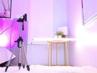 lady-brownn — Camsoda recorded stream screenshot (08 Mar 2025)