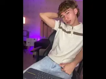 kaelwolf_tay — Stripchat recorded stream image, 13.04.2026 19:00