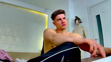 MaxKaiden — Stripchat recorded stream image, 14.04.2026 04:20