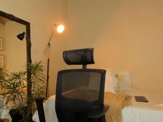 Louissa Bennett — Flirt4free recorded stream image, 15.04.2026 22:30