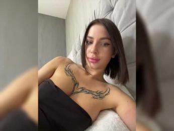 BabyDarii — Bongacams recorded stream screenshot (16 Apr 2026)