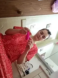 Snowbunnycake_131 — Stripchat recorded stream screenshot (16 Apr 2026)