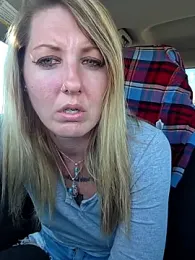 SheIsSomething — Stripchat recorded stream image, 16.04.2026 23:40