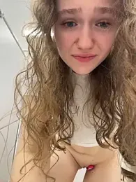 RussianWoman — Stripchat recorded stream image, 17.04.2026 03:20