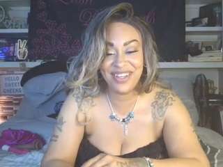 lushdiamondz — Camsoda recorded stream image, 08.03.2025 17:20