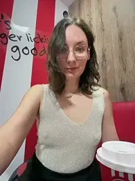 The_Snowwhitee — Stripchat recorded stream image, 18.04.2026 09:00