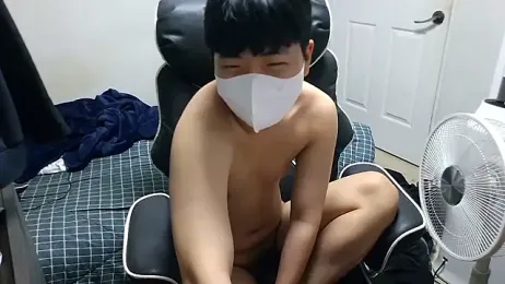 gydnjs0919 — Stripchat recorded stream screenshot (18 Apr 2026)