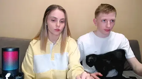 juliaanddima — Stripchat recorded stream screenshot (19 Apr 2026)