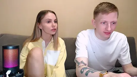 juliaanddima — Stripchat recorded stream screenshot (19 Apr 2026)