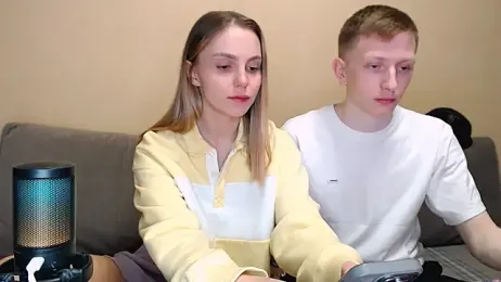 juliaanddima — Stripchat recorded stream screenshot (19 Apr 2026)