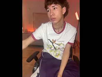 kaelwolf_tay — Stripchat recorded stream image, 20.04.2026 03:00