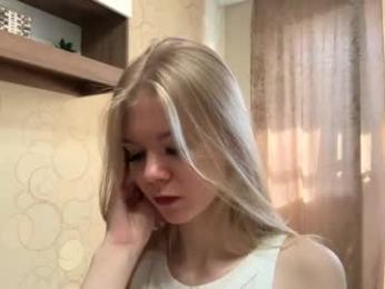dewdropdoll — Chaturbate recorded stream image, 20.04.2026 07:00