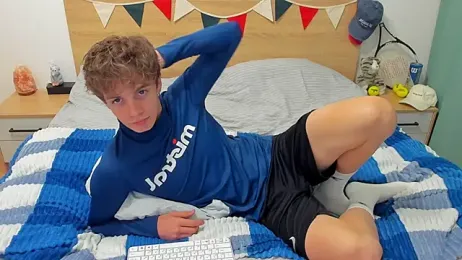 Fandi_777 — Stripchat recorded stream image, 21.04.2026 15:40