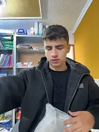 AdrianRinaldi — Stripchat recorded stream image, 21.04.2026 14:00